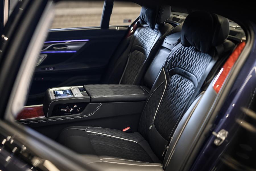 Интерьер Alpina B7 Bi-Turbo (G12) 2020 года  (JP) (фото 8 из 19)